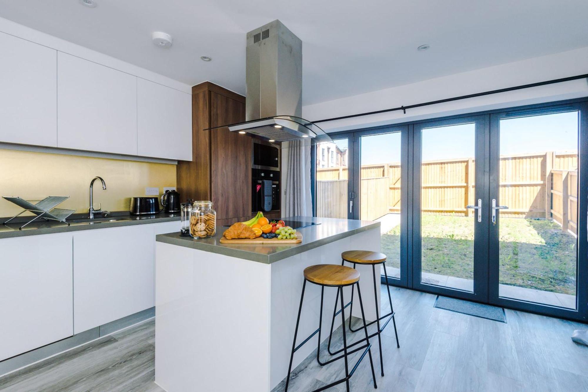 Rest&Recharge At Waterway House Βίλα Μάντσεστερ Εξωτερικό φωτογραφία